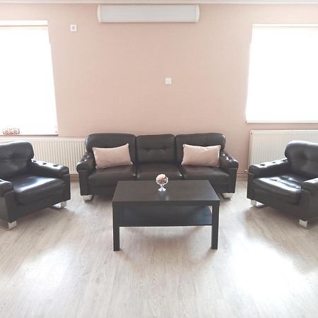 Stardust Apartman Pécs Extérieur photo