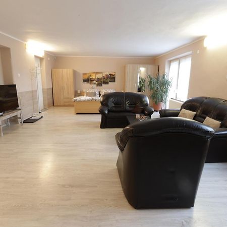 Stardust Apartman Pécs Extérieur photo
