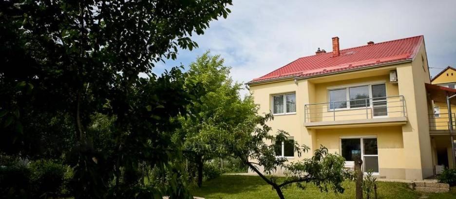 Stardust Apartman Pécs Extérieur photo