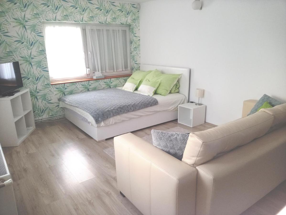 Stardust Apartman Pécs Extérieur photo