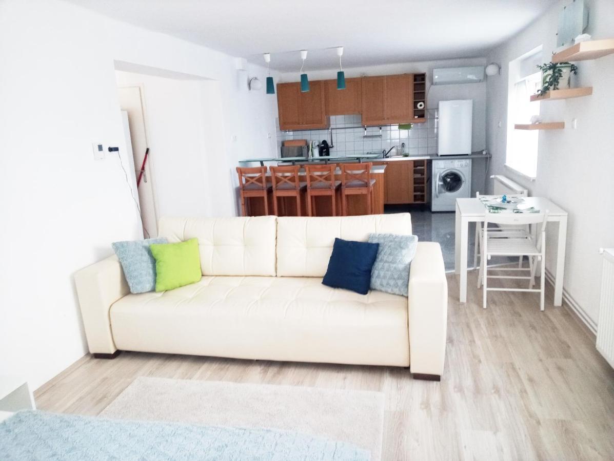Stardust Apartman Pécs Extérieur photo