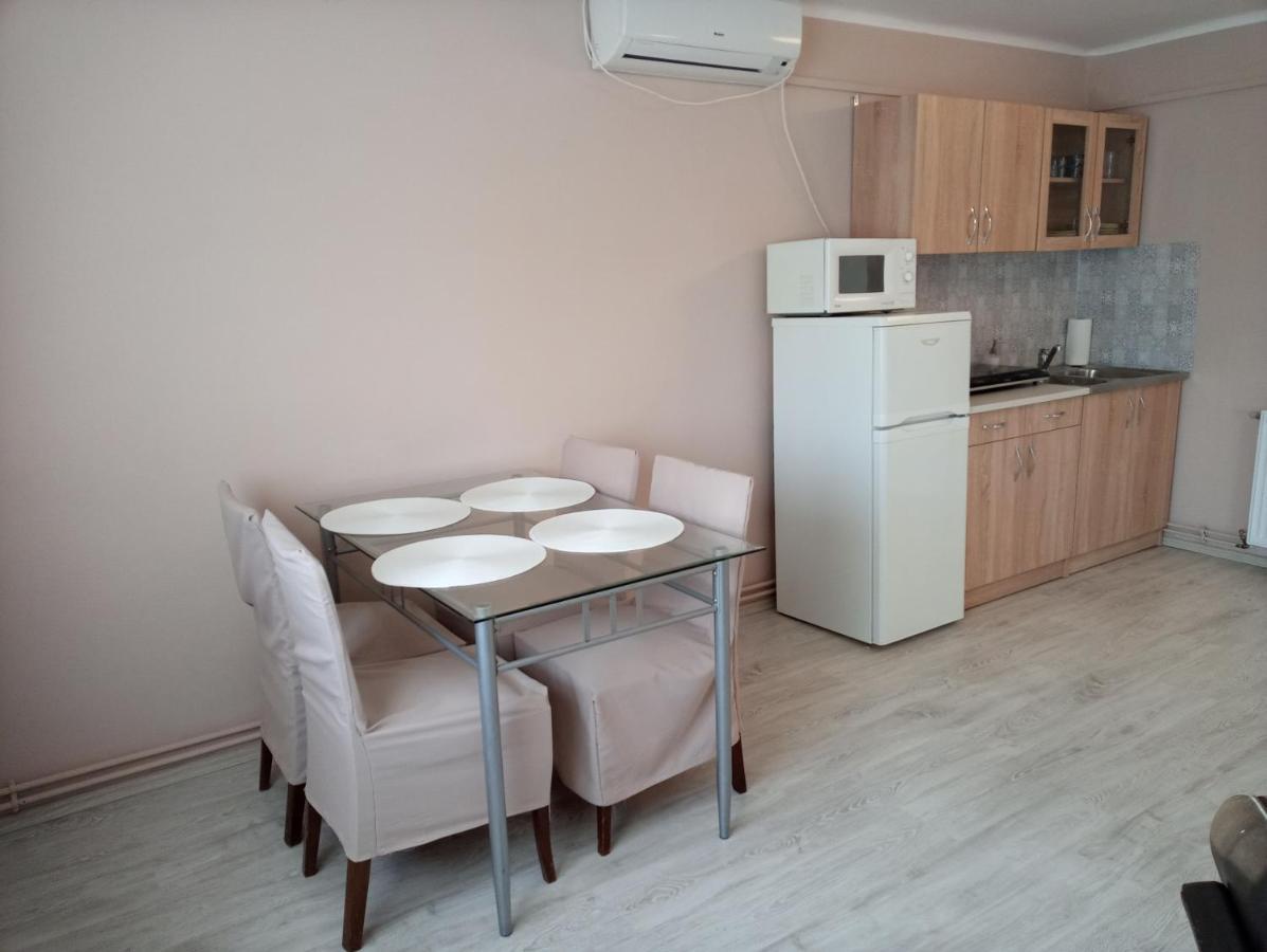 Stardust Apartman Pécs Extérieur photo