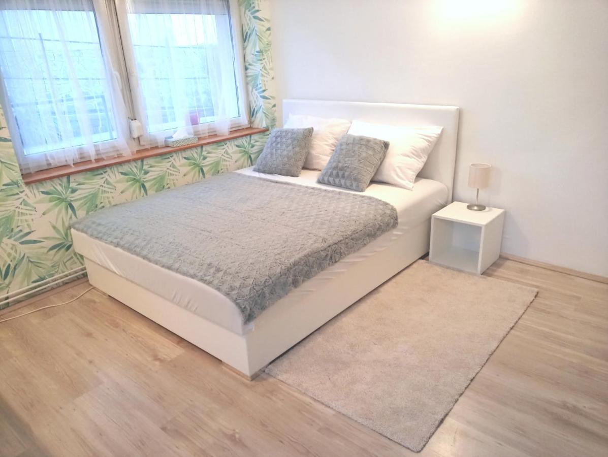 Stardust Apartman Pécs Extérieur photo