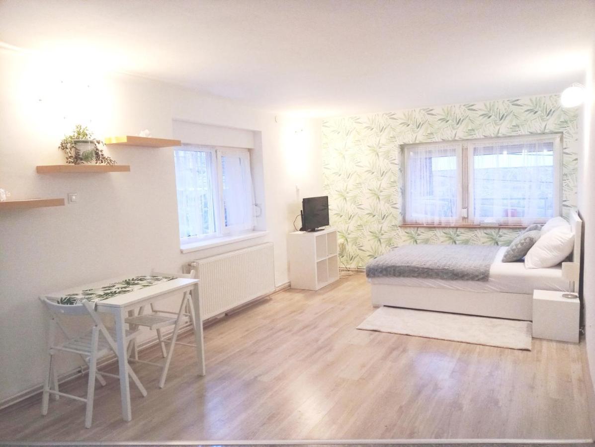 Stardust Apartman Pécs Extérieur photo