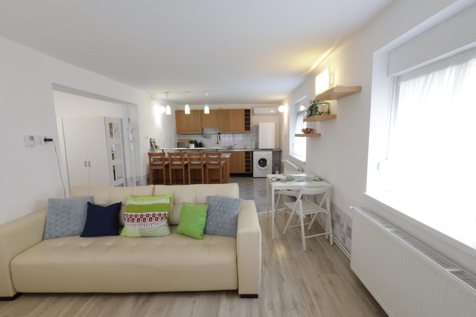 Stardust Apartman Pécs Extérieur photo