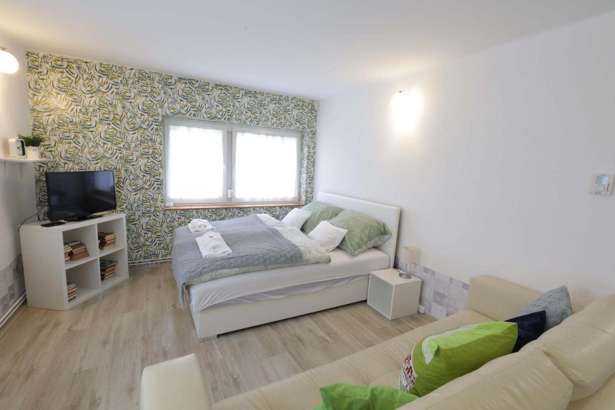Stardust Apartman Pécs Extérieur photo