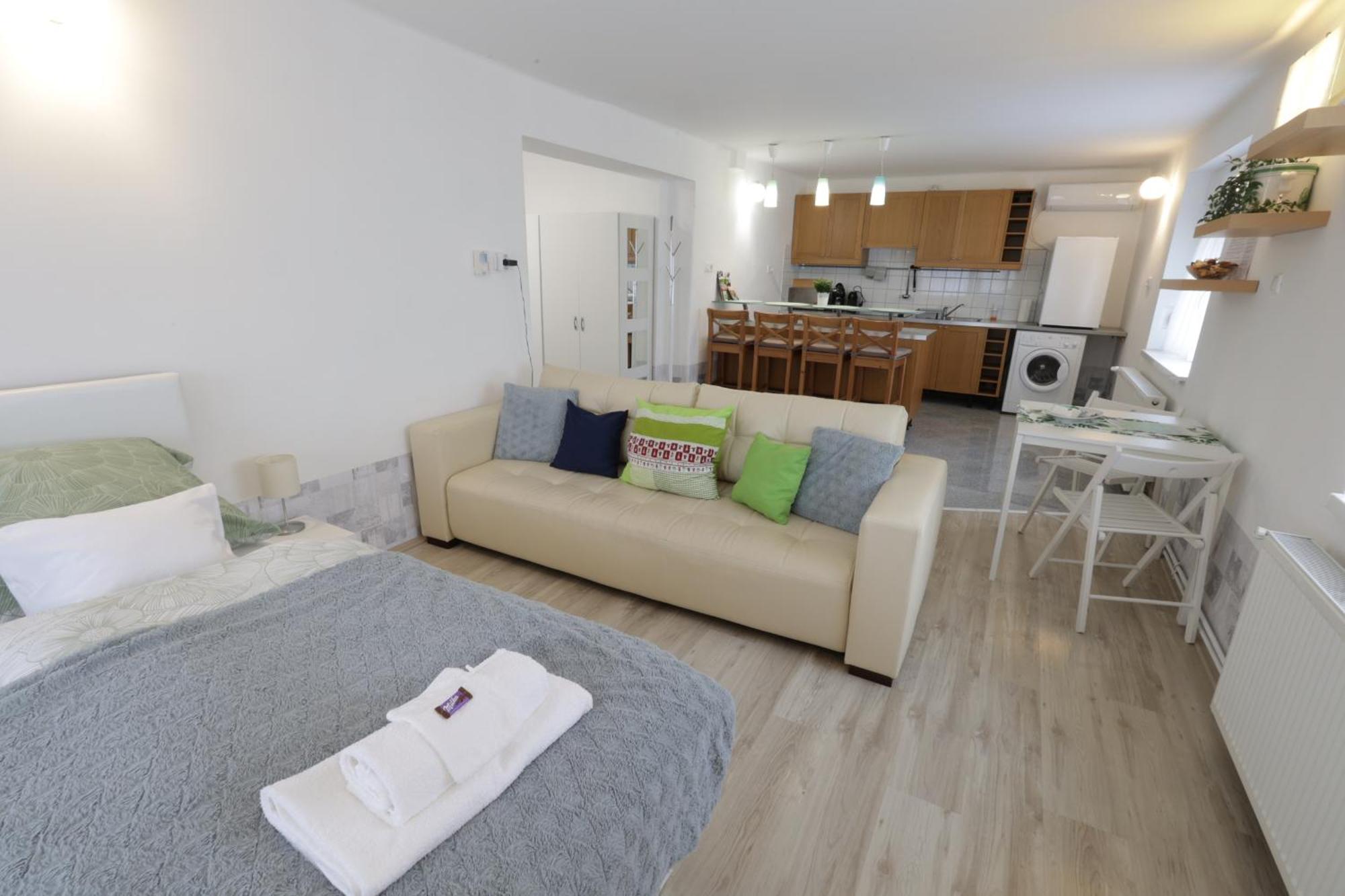 Stardust Apartman Pécs Extérieur photo